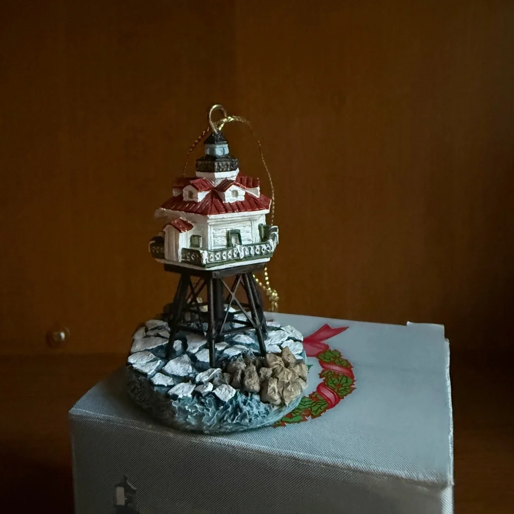 Lighthouse Holiday Ornament‎